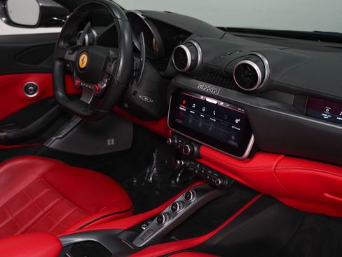 Used 2022 Ferrari Portofino M image 30