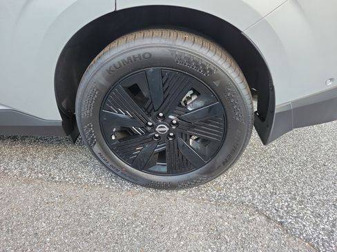 New 2025 Nissan Murano SV image 8