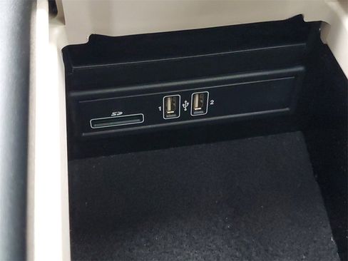 Used 2020 Mercedes-Benz E 350 4MATIC Sedan image 25