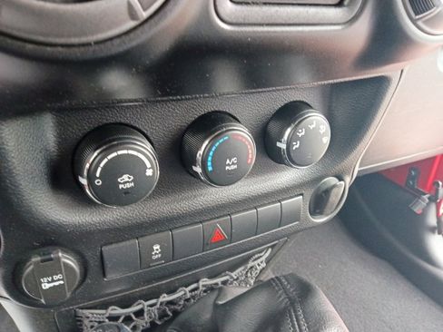Used 2013 Jeep Wrangler Sport w/ Connectivity Group AWD/4WD image 22