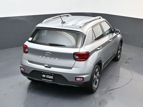 Certified 2025 Hyundai Venue SEL image 16