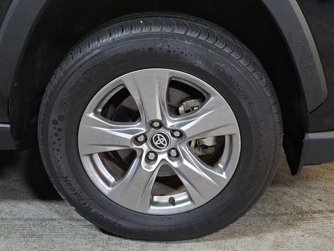 Used 2023 Toyota RAV4 XLE AWD/4WD image 8