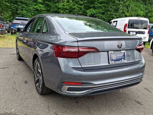 Certified 2022 Volkswagen Jetta SEL FWD image 8