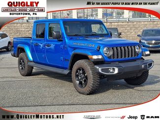 Used 2025 Jeep Gladiator Sport AWD/4WD video 1