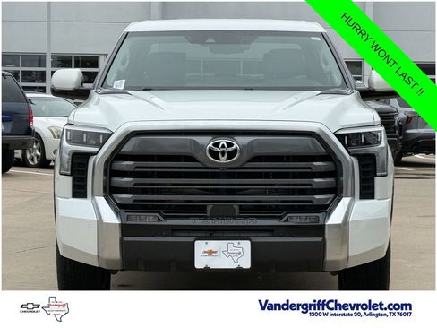 Used 2024 Toyota Tundra Limited AWD/4WD image 7