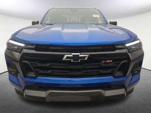Used 2024 Chevrolet Colorado Z71 w/ Z71 Convenience Package 2 AWD/4WD image 2