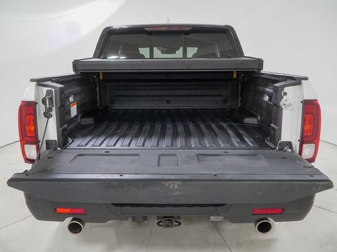 Used 2023 Honda Ridgeline Black Edition image 11