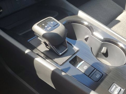 Used 2024 Nissan Rogue SV FWD image 31