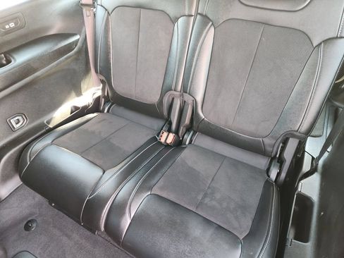 Used 2023 Jeep Grand Cherokee L Laredo AWD/4WD image 27