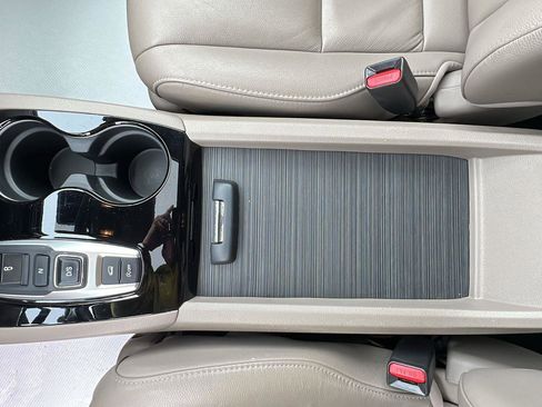 Certified 2021 Honda Pilot Touring image 27