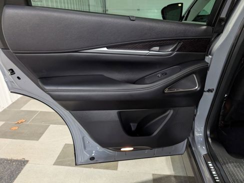 Used 2025 INFINITI QX60 Sensory w/ Vision Package image 9