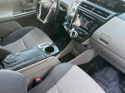 Used 2017 Toyota Prius V Three FWD image 20