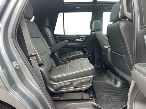 Used 2021 Chevrolet Tahoe Premier w/ Premium Package AWD/4WD image 19