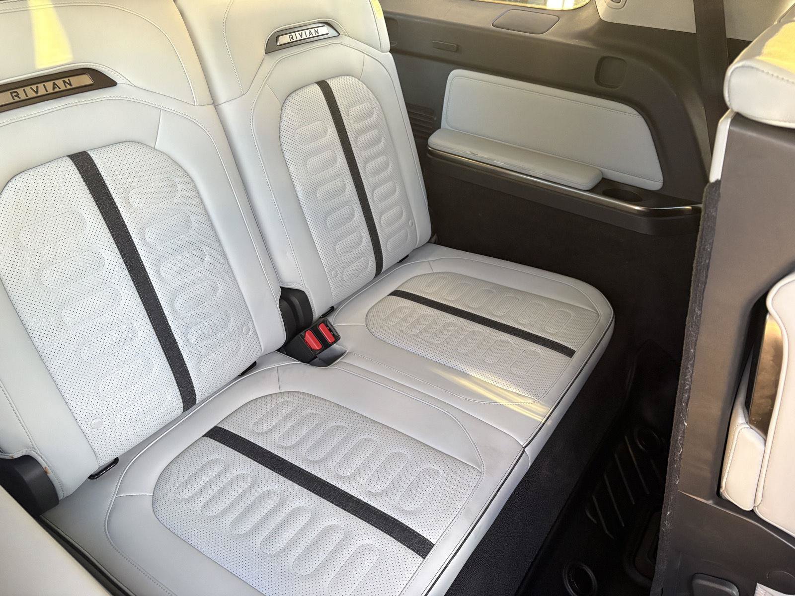 Used 2024 Rivian R1S Adventure Dual AWD/4WD image 23