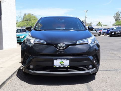 Used 2018 Toyota C-HR XLE FWD image 16