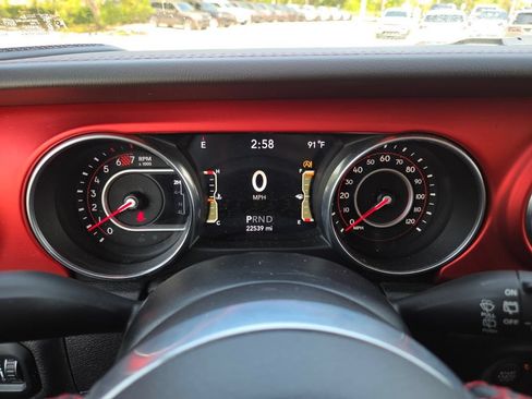 Certified 2021 Jeep Wrangler Unlimited Rubicon w/ Dual Top Group AWD/4WD image 36