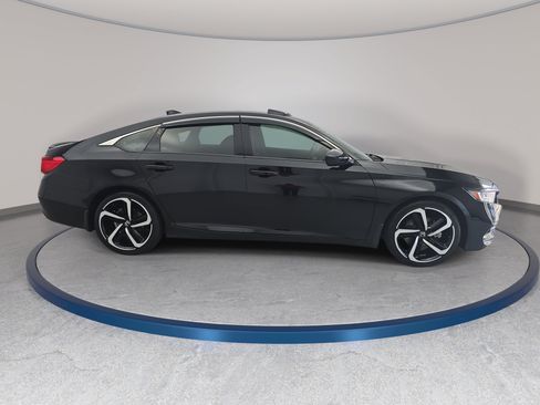 Used 2020 Honda Accord Sport image 4