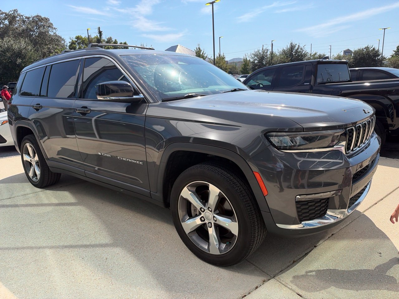 Used 2021 Jeep Grand Cherokee L Limited RWD image 3