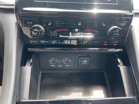 Used 2023 Jeep Grand Cherokee L Laredo w/ Luxury Tech Group I AWD/4WD image 30