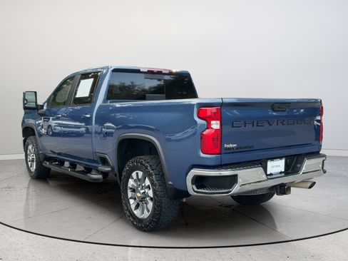 Used 2024 Chevrolet Silverado 2500 LT w/ Texas Edition AWD/4WD image 9