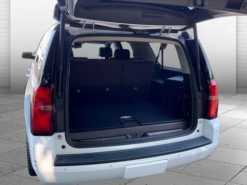 Used 2018 Chevrolet Suburban Premier AWD/4WD image 4