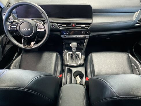 Certified 2025 Kia Seltos EX w/ EX Sunroof Package FWD image 33