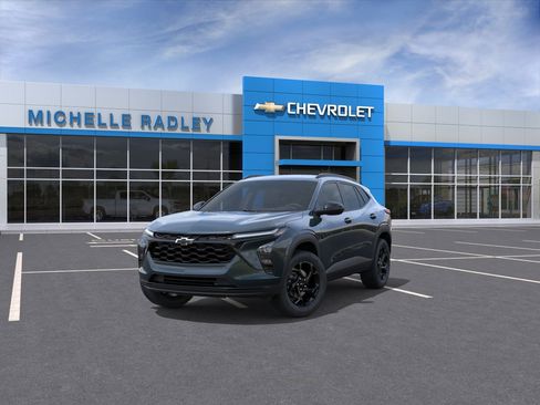 New 2026 Chevrolet Trax LT w/ Driver Confidence Package FWD image 8