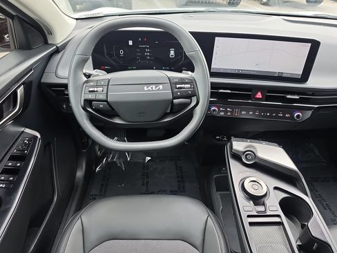 Certified 2025 Kia EV6 Light RWD image 28