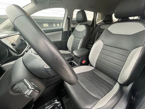 Used 2022 Volkswagen Taos SEL image 19