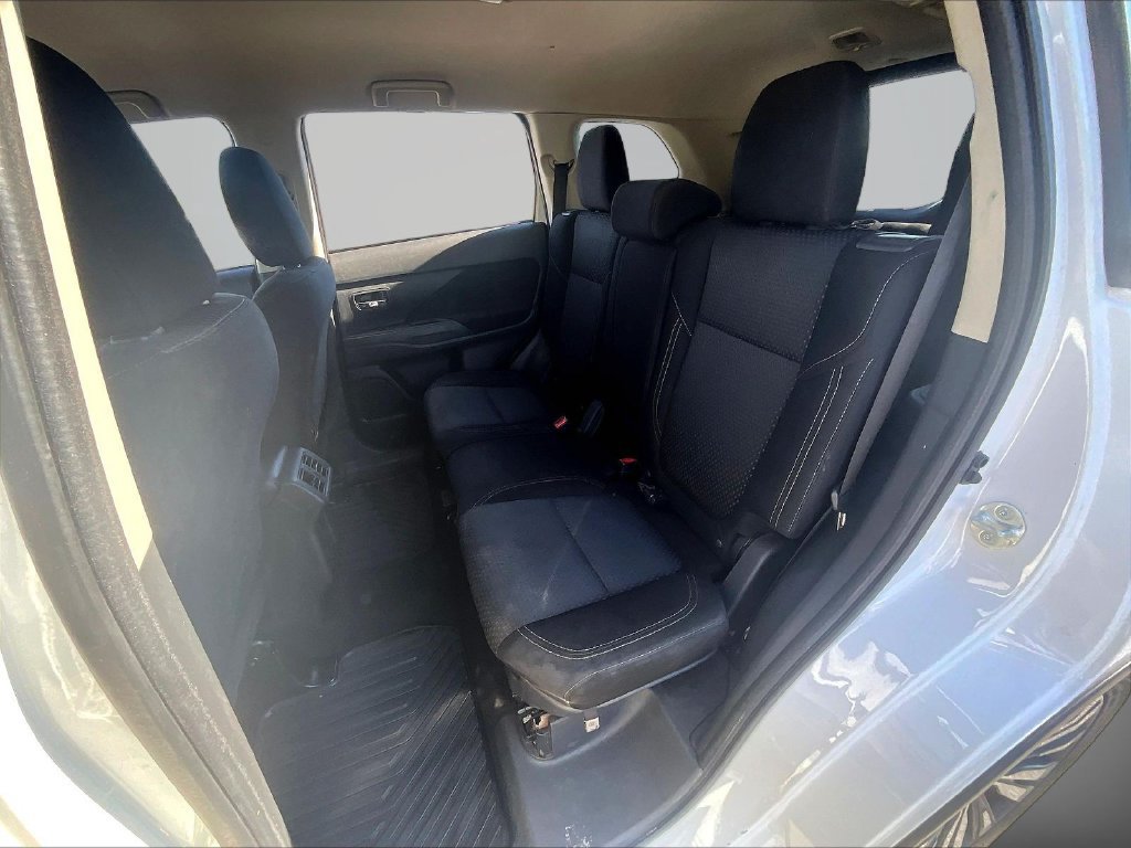 Used 2020 Mitsubishi Outlander ES AWD/4WD image 24