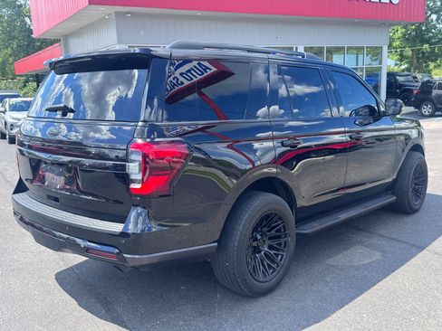 Used 2024 Ford Expedition Limited RWD image 3