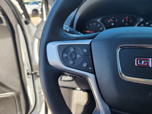 Used 2024 GMC Terrain SLT image 22