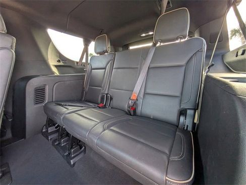 Used 2023 Chevrolet Suburban Premier image 16