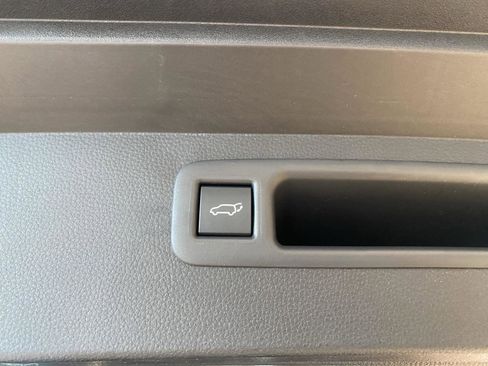 New 2026 Toyota Highlander XLE image 18