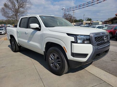 Certified 2025 Nissan Frontier SV AWD/4WD image 1