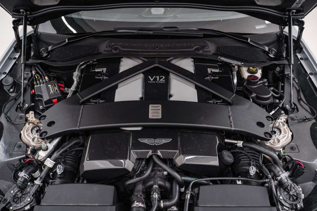 Used 2026 Aston Martin Vanquish Convertible RWD image 37