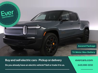 Used 2025 Rivian R1T Premium