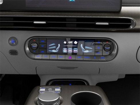 Used 2025 Genesis GV60 RWD image 15