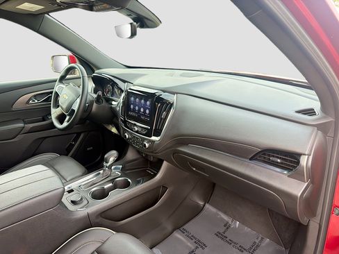 Used 2023 Chevrolet Traverse Premier image 15