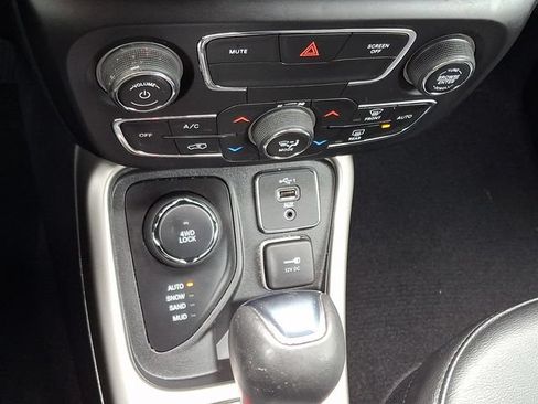 Used 2021 Jeep Compass Latitude w/ Convenience Group AWD/4WD image 15