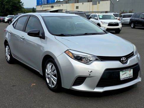 Used 2014 Toyota Corolla LE FWD image 1