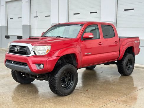 Used 2015 Toyota Tacoma Pickup 4D 5 ft w/ TRD Sport Package image 1