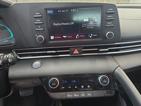 Used 2025 Hyundai Elantra Hybrid FWD image 20