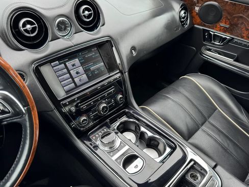 Used 2014 Jaguar XJ L Portfolio RWD image 37