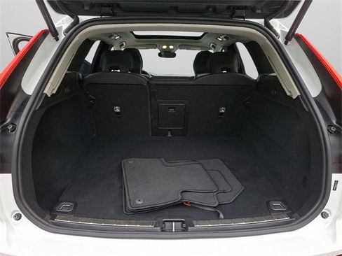 Certified 2025 Volvo XC60 B5 Plus image 26