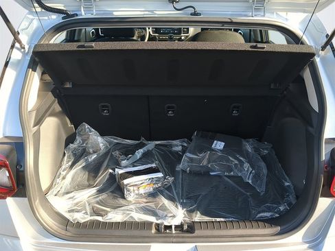 New 2026 Hyundai Venue SE image 14