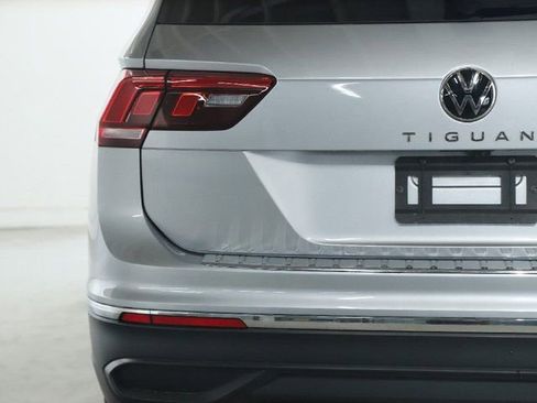 Used 2023 Volkswagen Tiguan S image 43