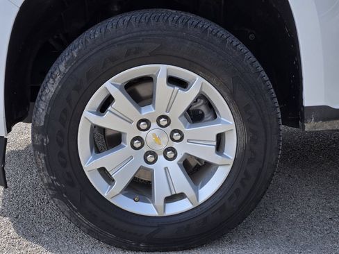 Used 2022 Chevrolet Colorado LT w/ Fleet Safety Package RWD image 12