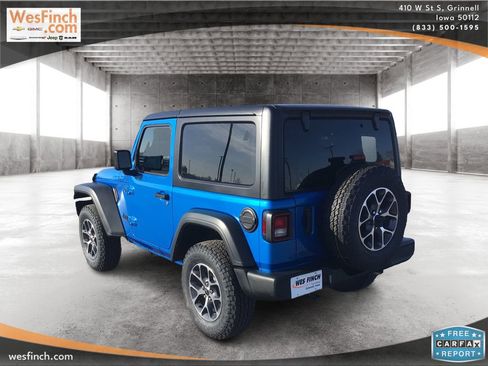 Used 2025 Jeep Wrangler Sport AWD/4WD image 7