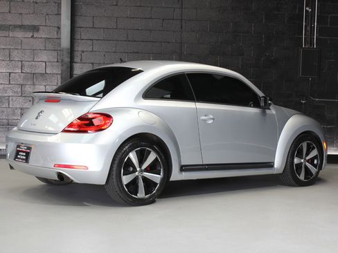 Used 2012 Volkswagen Beetle Launch Edition image 53